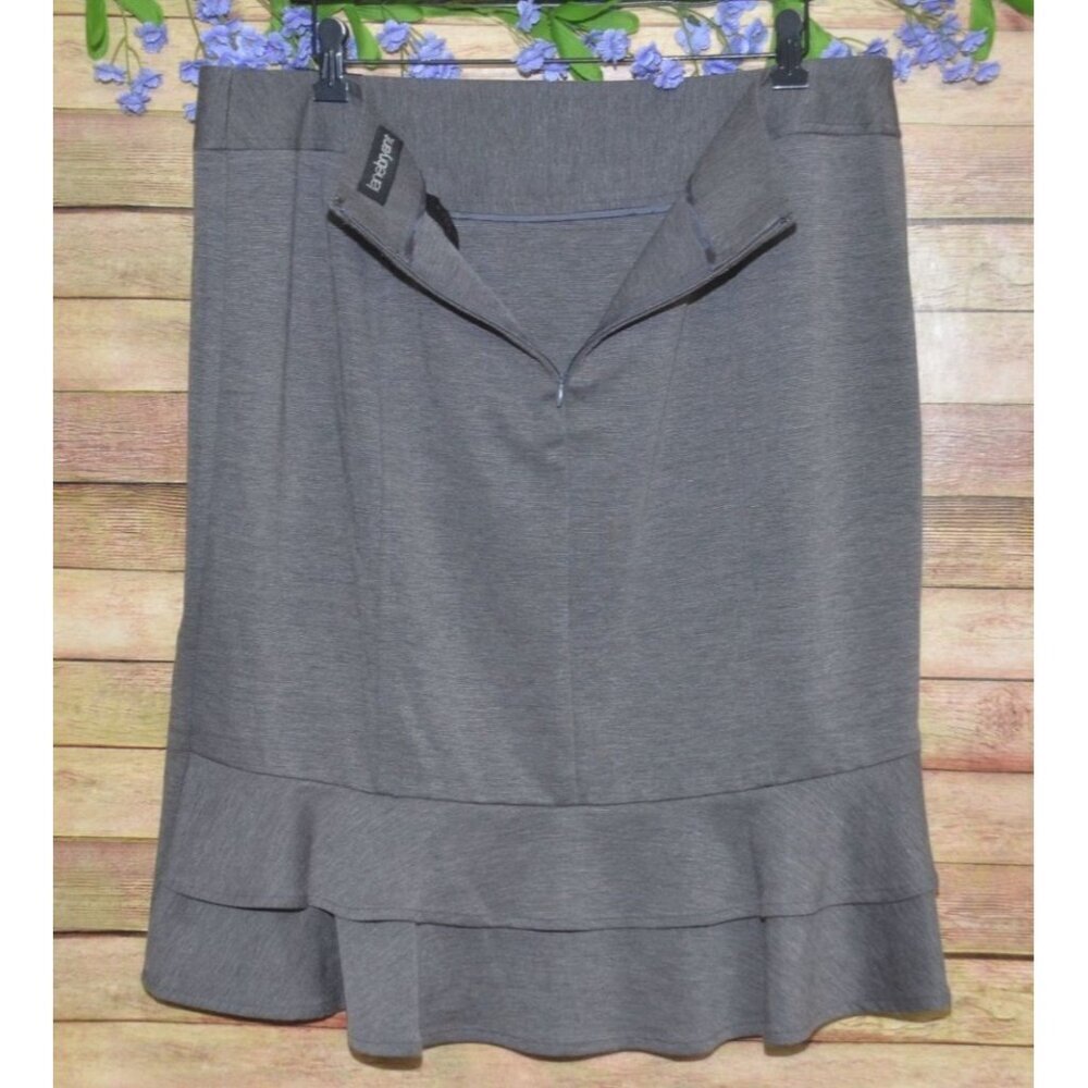 NWT Lane Bryant Ponte Knit Ladies Gray Knee Length Pencil Skirt Size 16 Career - Picture 5 of 8